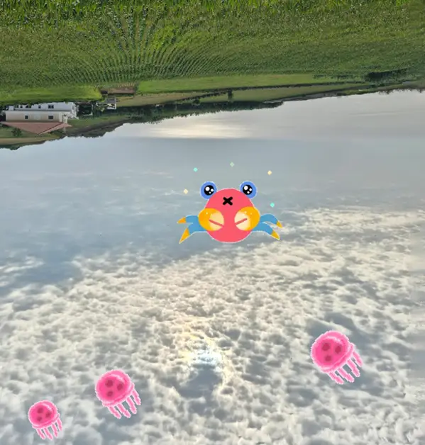 עננים מעל הים יוצרים צורות, ממחישים פארידוליה ותפיסה חזותית בפסיכולוגיה