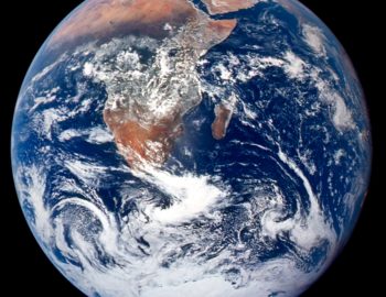 כדור הארץ כפי שנראה מהחלל – אפקט הפרספקטיבה